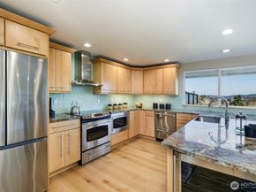 6001 60th Avenue NE, Seattle WA 98115