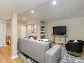 6001 60th Avenue NE, Seattle WA 98115