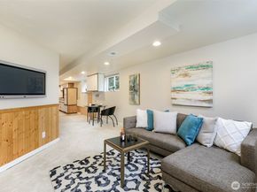6001 60th Avenue NE, Seattle WA 98115