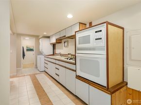6001 60th Avenue NE, Seattle WA 98115