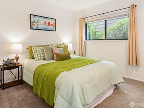 1819 N 107th Street 103, Seattle WA 98133