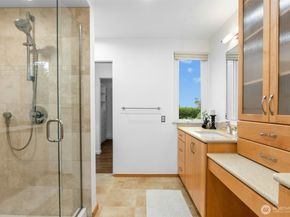 7237 NE 121st Place, Kirkland WA 98034