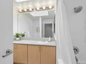 7237 NE 121st Place, Kirkland WA 98034