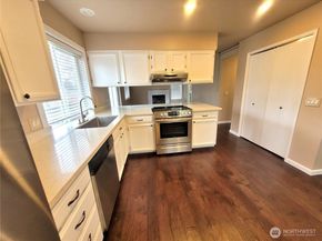 37434 18th Ave S, Federal Way WA 98003