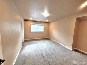 37434 18th Ave S, Federal Way WA 98003
