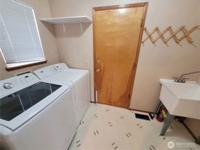 37434 18th Ave S, Federal Way WA 98003