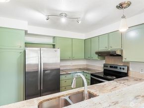 1315 S Puget Drive F12, Renton WA 98055