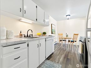 19411 56th Avenue W 220, Lynnwood WA 98036