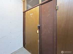 19411 56th Avenue W 220, Lynnwood WA 98036
