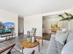 19411 56th Avenue W 220, Lynnwood WA 98036