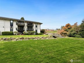 19411 56th Avenue W 220, Lynnwood WA 98036