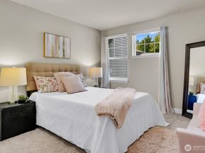 2001 120th Place SE 2102, Everett WA 98208