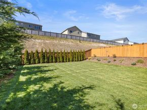 1324 Baker Heights Loop, Bremerton WA 98312