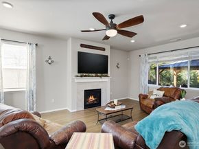 1324 Baker Heights Loop, Bremerton WA 98312