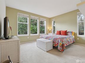 22537 SE 38th Terrace 1426, Issaquah WA 98029