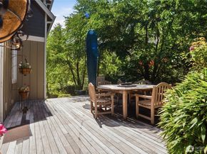 474 Glen Hollow Place SW, Bainbridge Island WA 98110