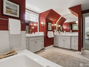 474 Glen Hollow Place SW, Bainbridge Island WA 98110