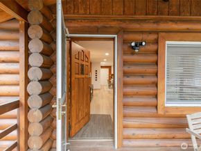 14508 6th Ave NE, Shoreline WA 98155