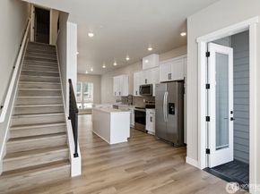 6611 S 128th Street, Seattle WA 98178