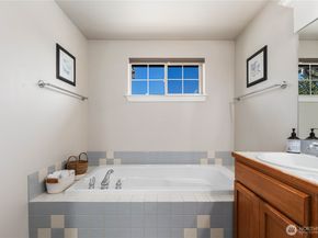 1003 Shelton Ave NE, Renton WA 98056