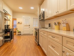 116 4th Avenue N, Edmonds WA 98020