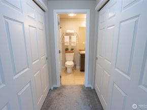 12607 SE 41st Place H207, Bellevue WA 98006