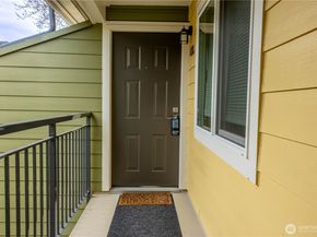 12607 SE 41st Place H207, Bellevue WA 98006