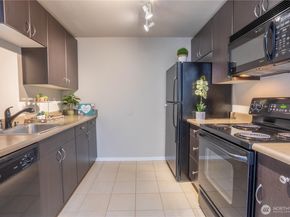 12607 SE 41st Place H207, Bellevue WA 98006