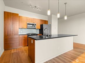2960 Eastlake Avenue E 111, Seattle WA 98102