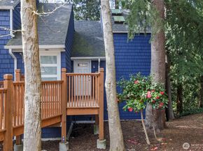9165 45th Avenue SW 6, Seattle WA 98136