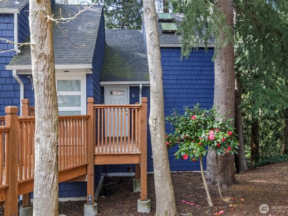 9165 45th Avenue SW 6, Seattle WA 98136