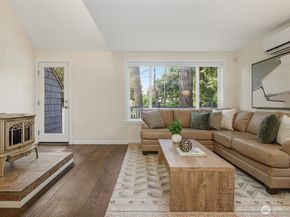 9165 45th Avenue SW 6, Seattle WA 98136
