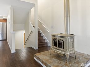 9165 45th Avenue SW 6, Seattle WA 98136