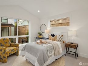 4411 1st Avenue NE, Seattle WA 98105