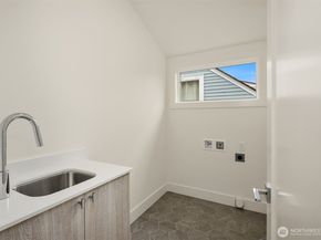 4411 1st Avenue NE, Seattle WA 98105
