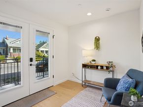 6211 12th Avenue NE, Seattle WA 98115