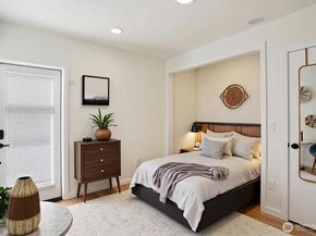 6211 12th Avenue NE, Seattle WA 98115