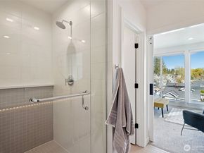 6211 12th Avenue NE, Seattle WA 98115