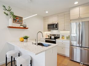 6211 12th Avenue NE, Seattle WA 98115