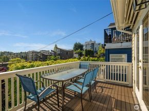 4014 32nd Avenue SW, Seattle WA 98126