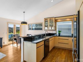 4014 32nd Avenue SW, Seattle WA 98126