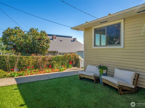 4014 32nd Avenue SW, Seattle WA 98126