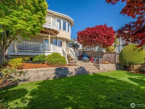 4014 32nd Avenue SW, Seattle WA 98126
