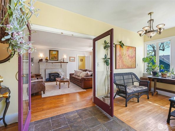 211 S 15th Street, Renton WA 98055