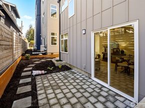 2935 39th Avenue SW, Seattle WA 98116