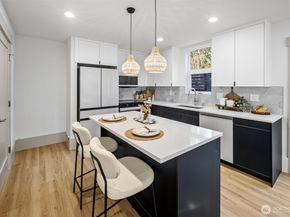 2935 39th Avenue SW, Seattle WA 98116