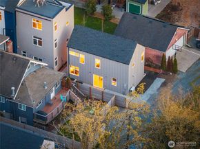 2935 39th Avenue SW, Seattle WA 98116