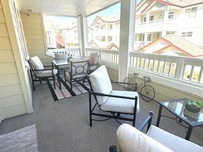 23943 NE 115th Lane 204, Redmond WA 98053
