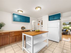 11253 35th Avenue SW, Seattle WA 98146