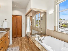 3215 W Lynn Street, Seattle WA 98199